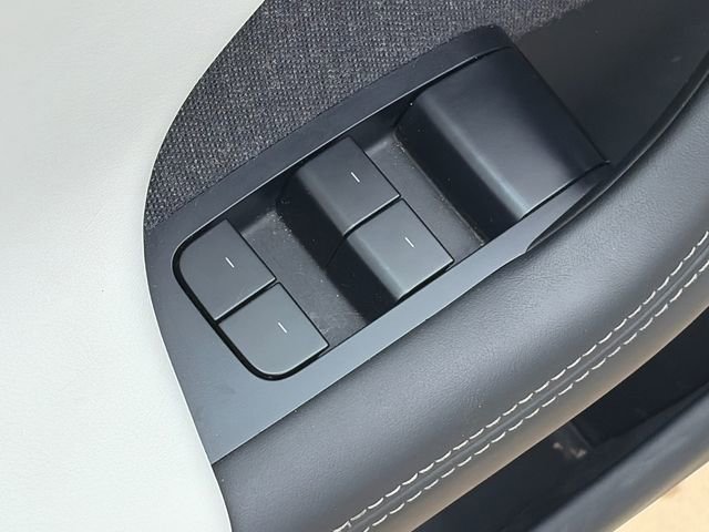 Used 2022 Tesla Model S image 20