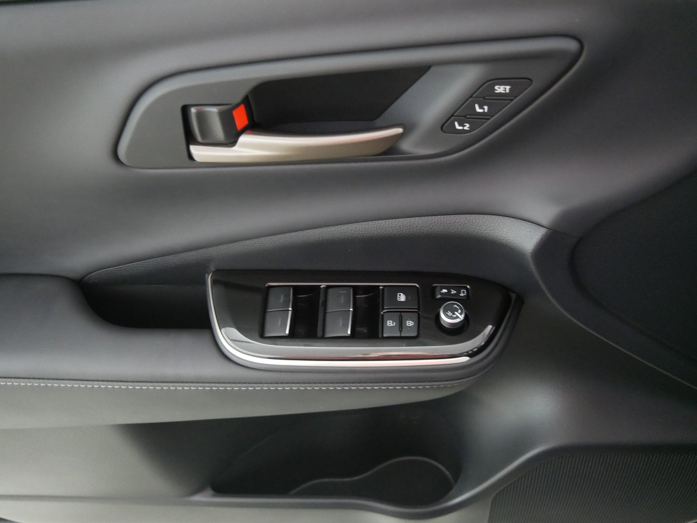 Used 2025 Toyota Crown Signia image 19