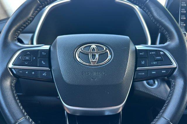 Used 2021 Toyota Highlander XLE FWD image 25