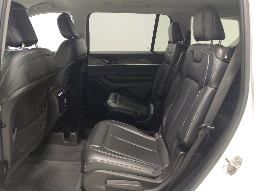 Used 2023 Jeep Grand Cherokee L Limited AWD/4WD image 18