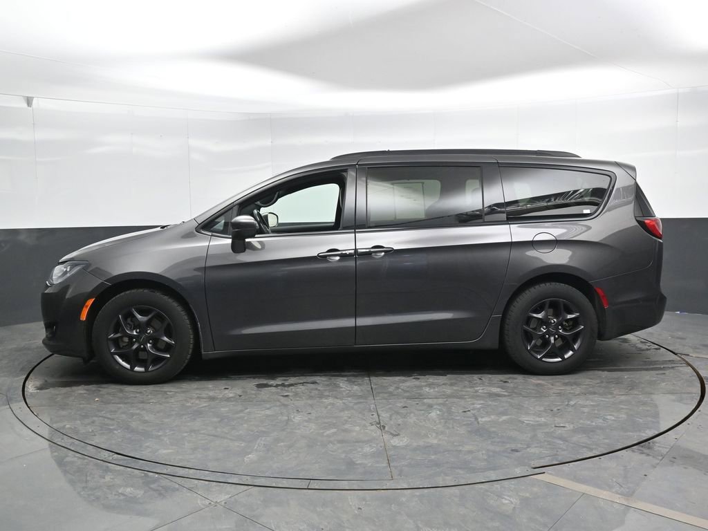 Used 2020 Chrysler Pacifica Touring-L Plus FWD image 9