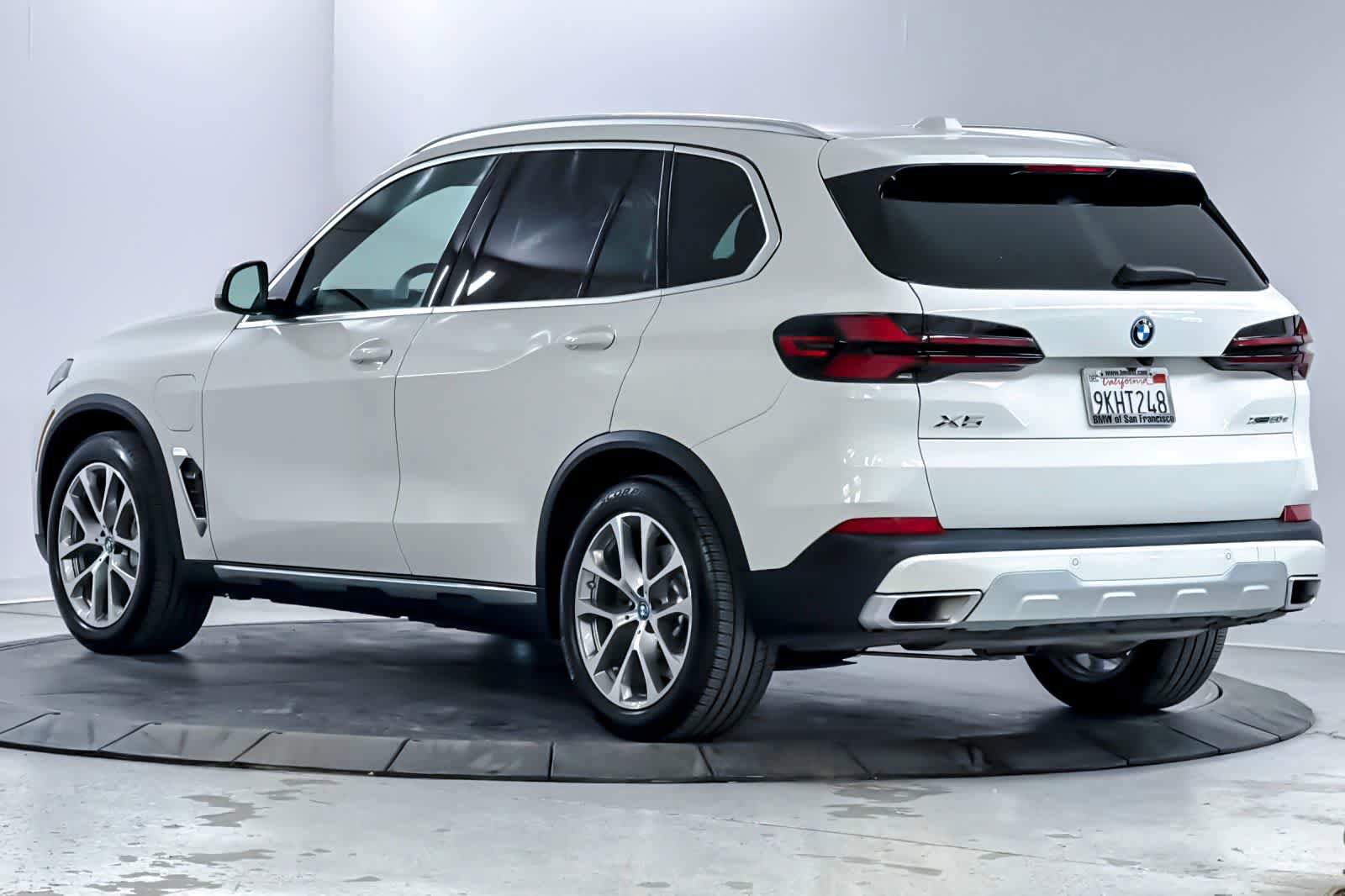 Used 2024 BMW X5 xDrive50e AWD/4WD image 6