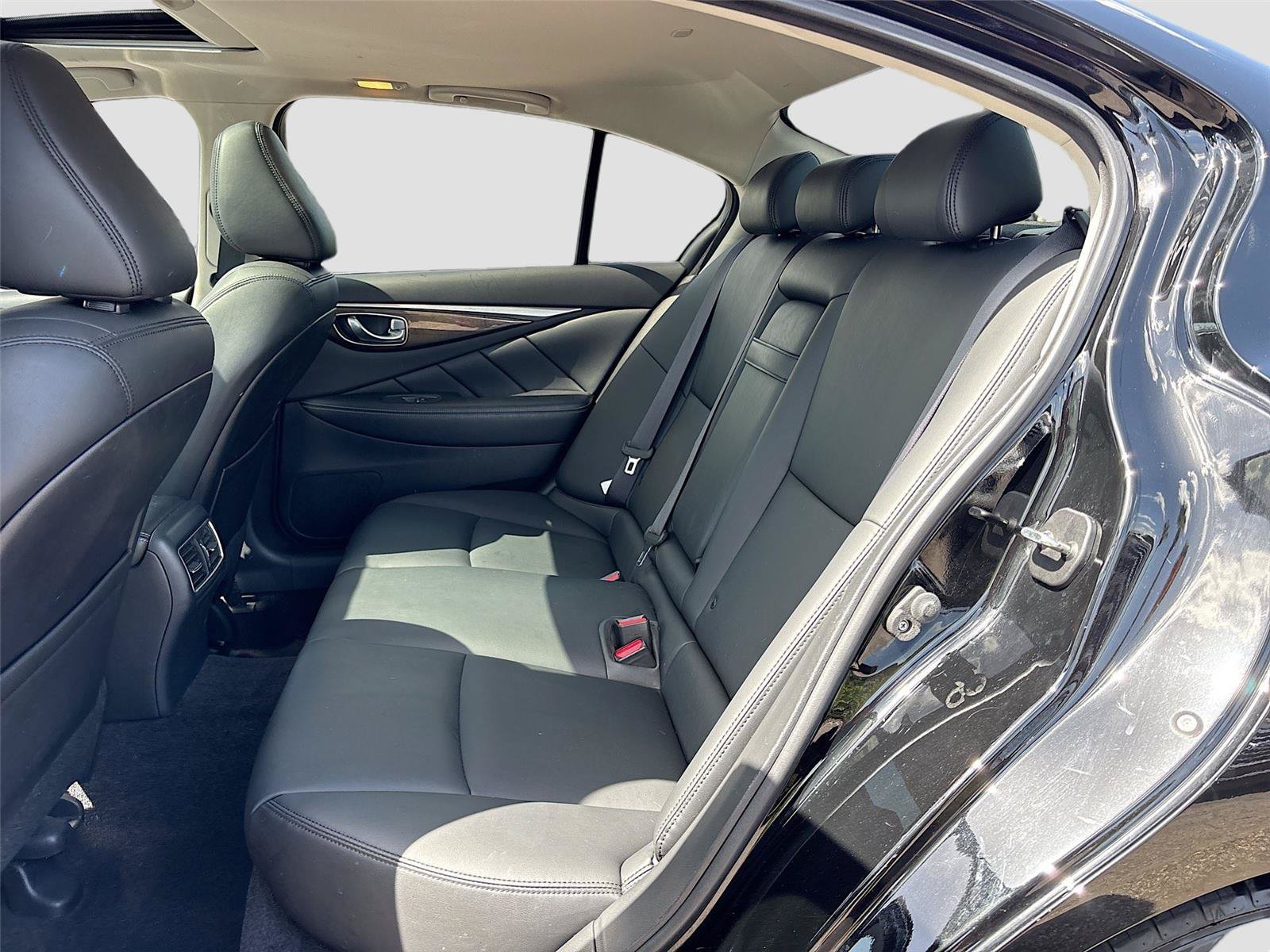 Used 2019 INFINITI Q50 Luxe w/ Cargo Package (L96) RWD image 23