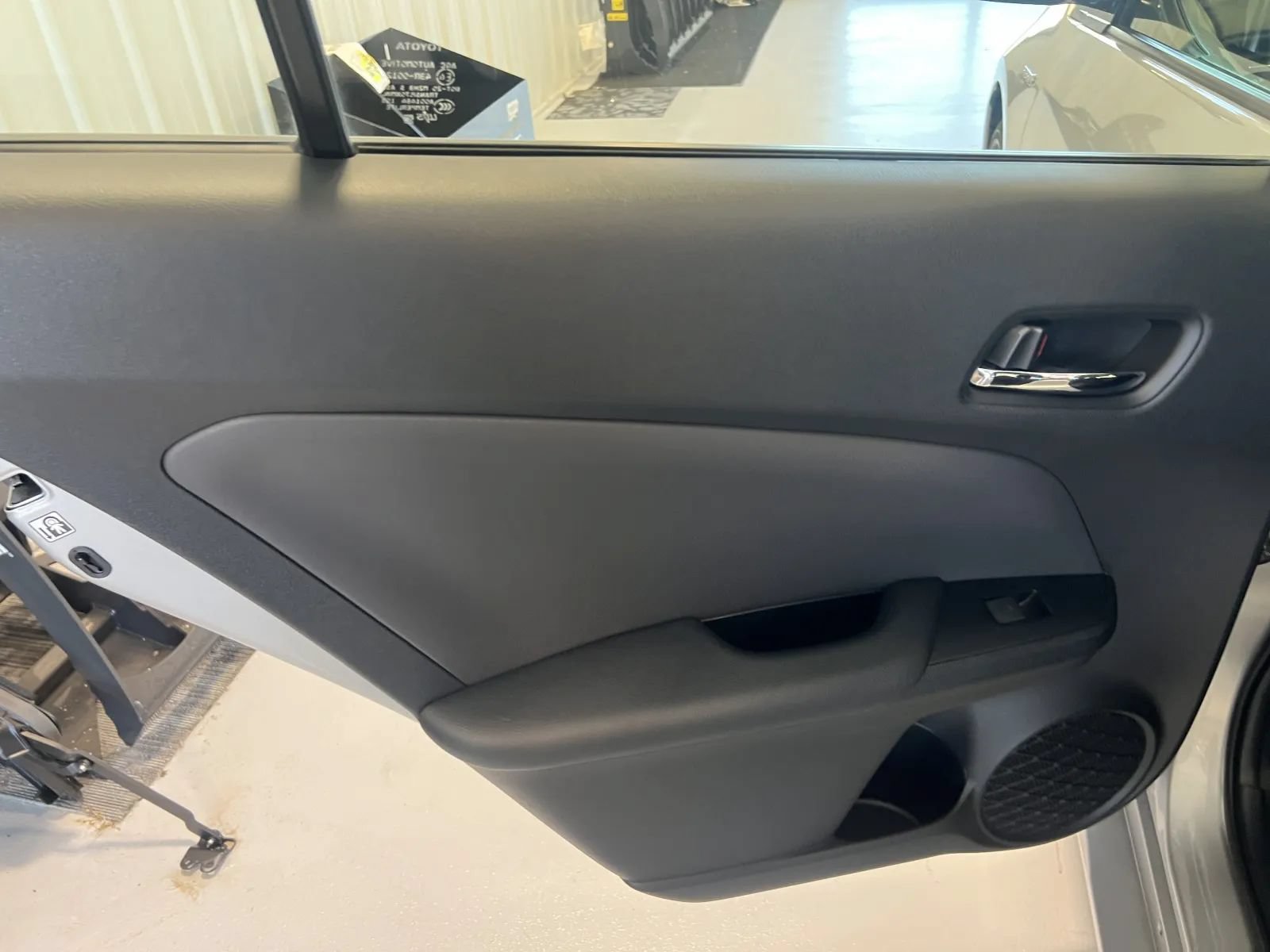 Used 2019 Toyota Prius LE FWD image 12