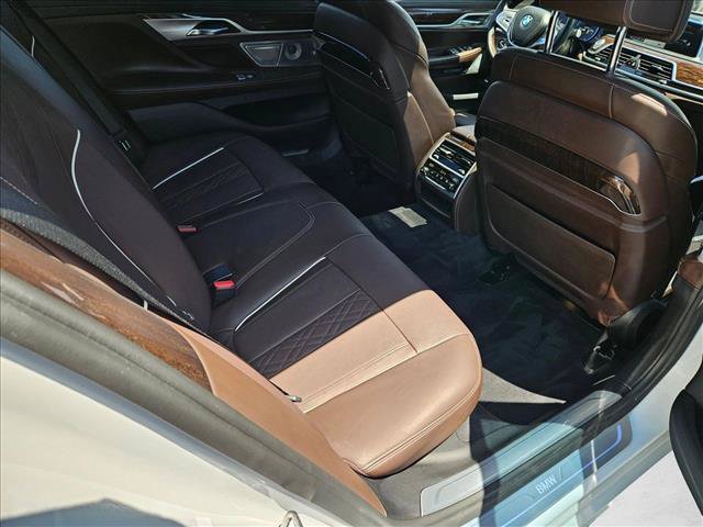 Used 2018 BMW 740i RWD image 19