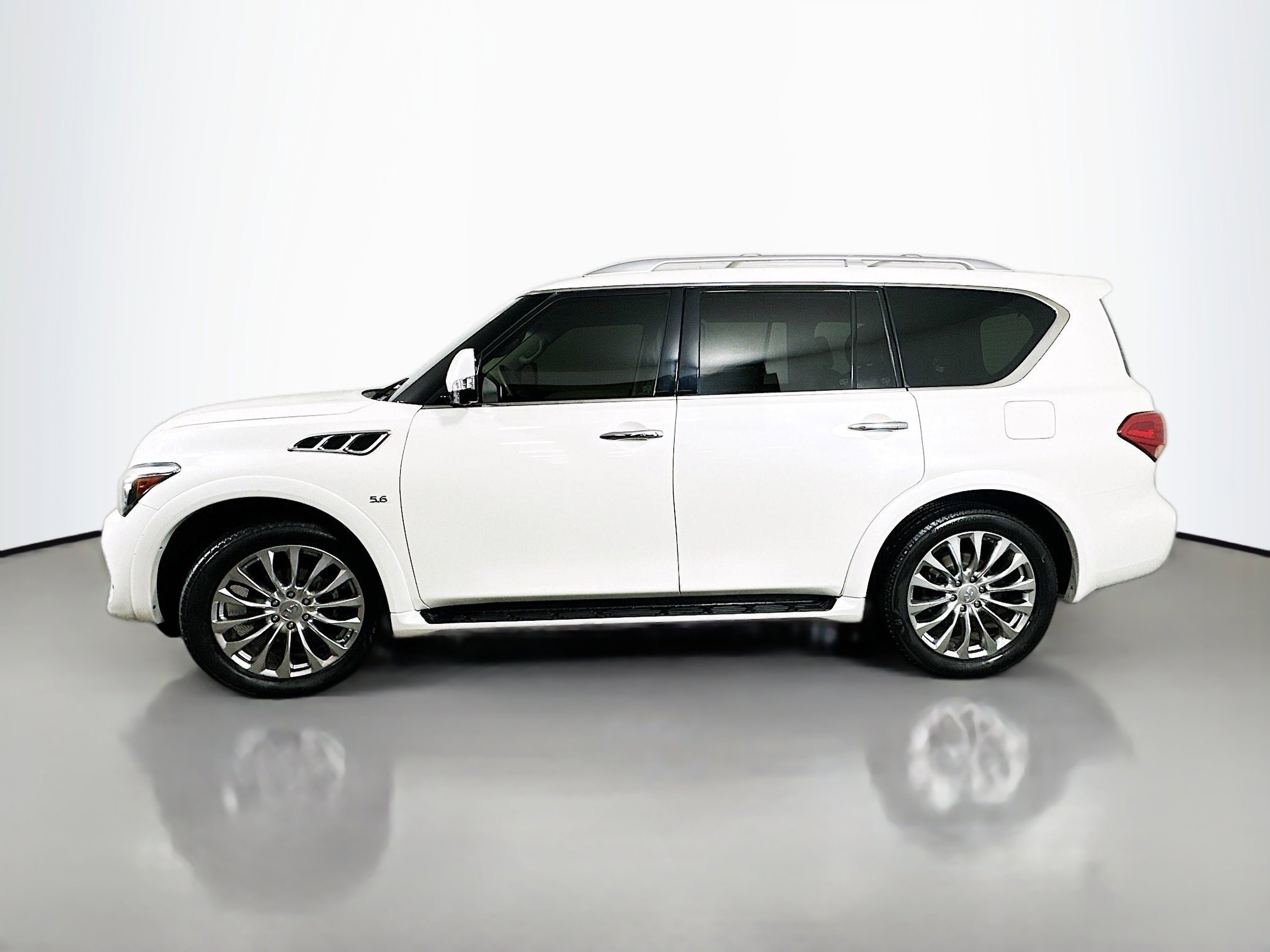 Used 2015 INFINITI QX80 Luxe w/ 22" Wheel Package image 4
