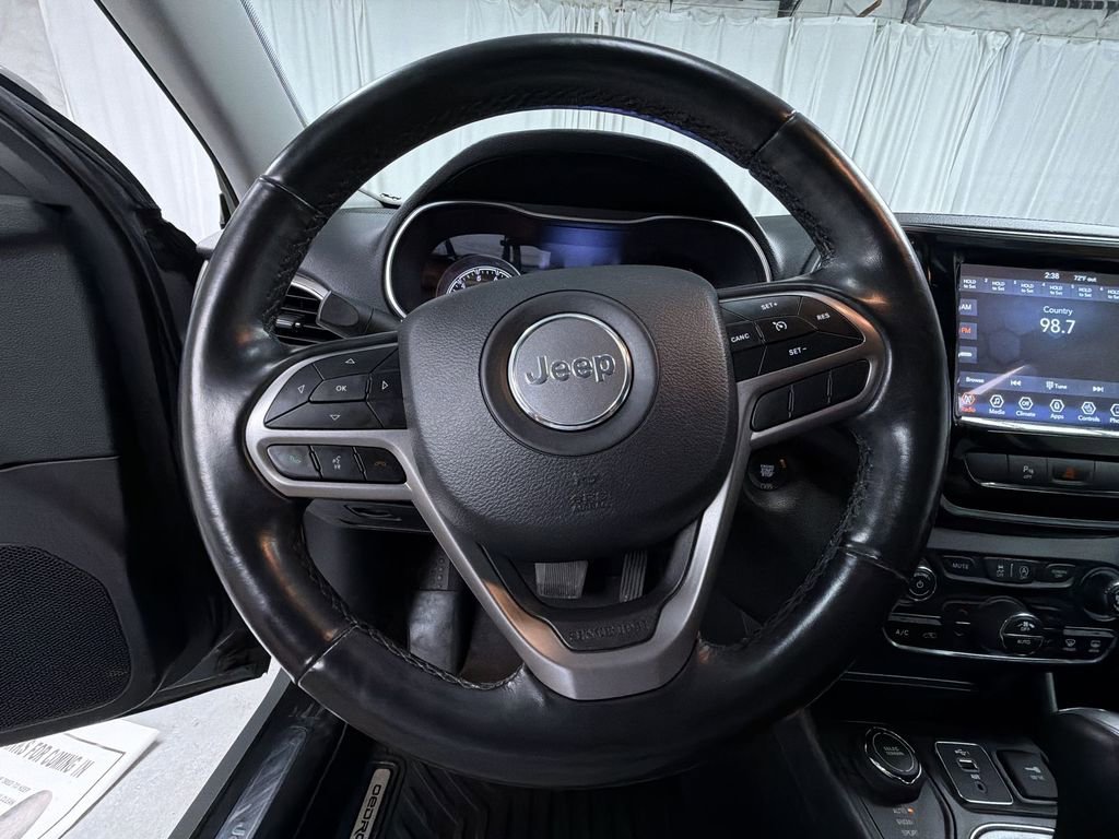 Used 2020 Jeep Cherokee Limited image 24