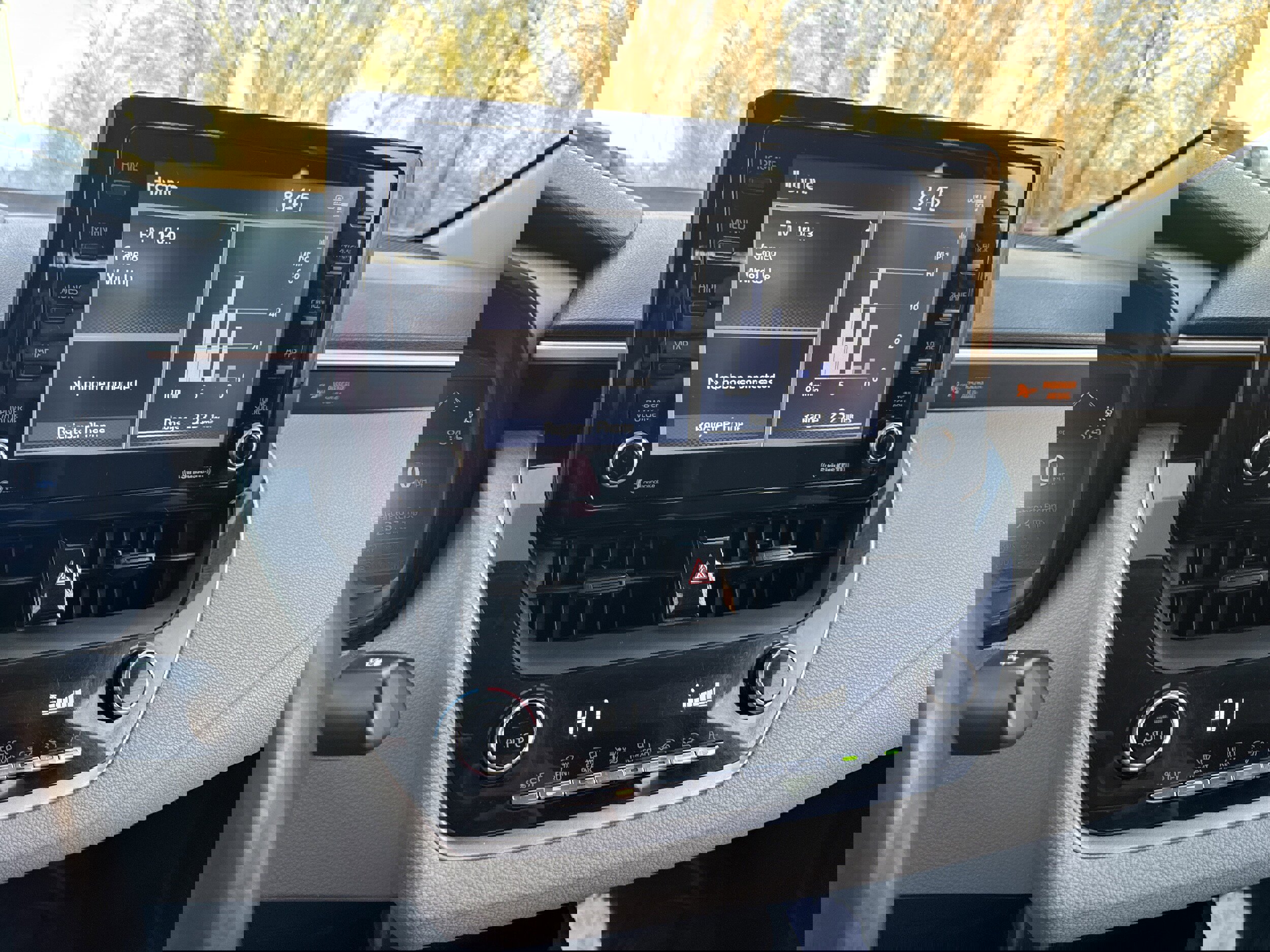 Used 2022 Toyota Corolla LE image 12