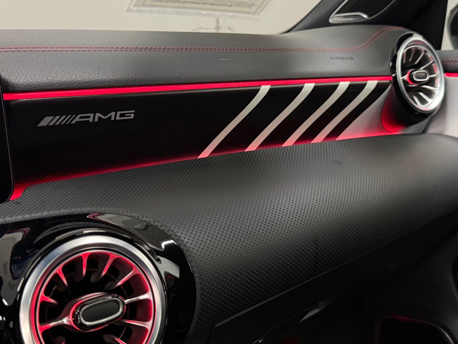 Certified 2025 Mercedes-Benz CLA 35 AMG 4MATIC image 38