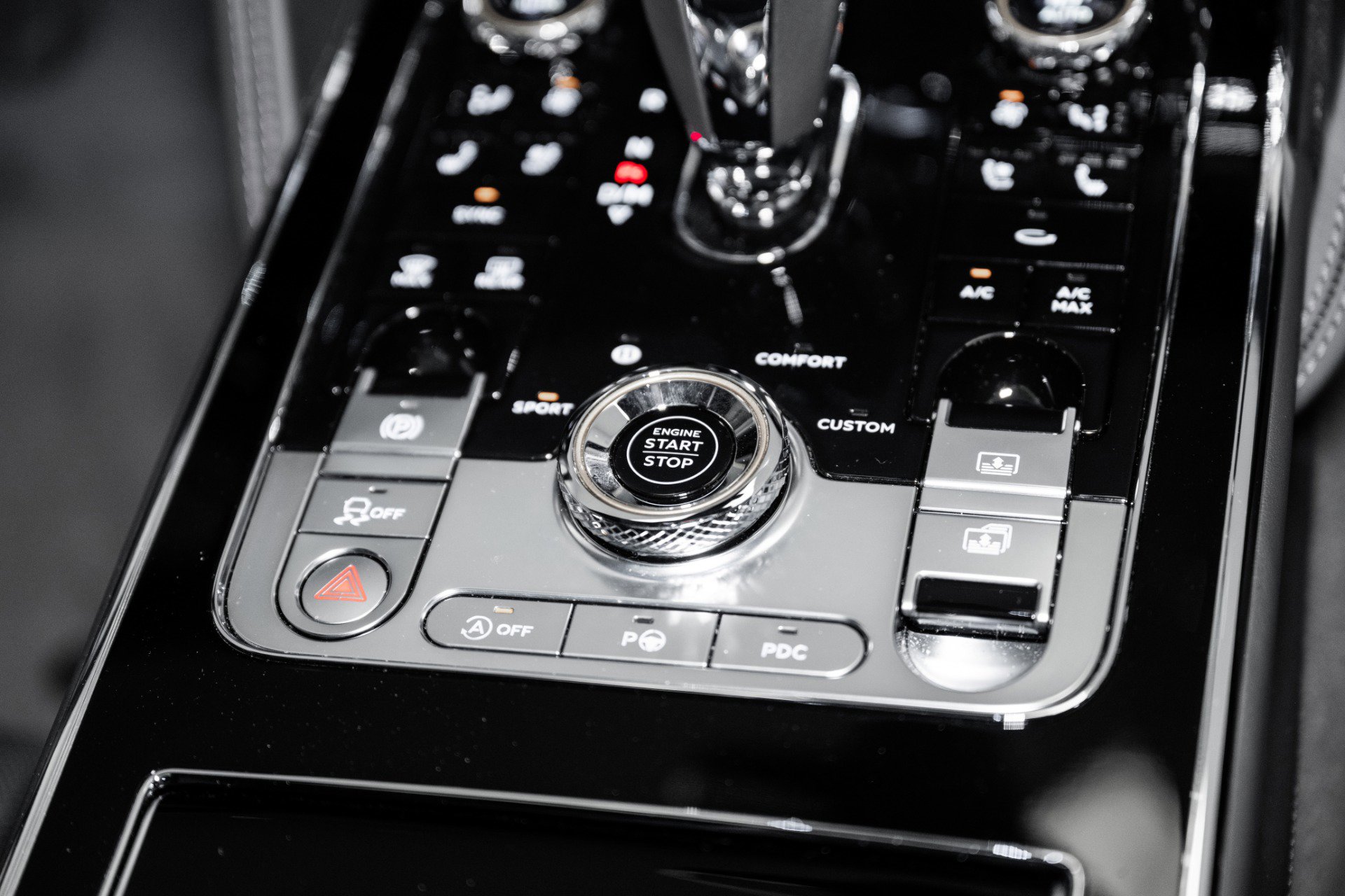 Used 2024 Bentley Flying Spur W12 image 46