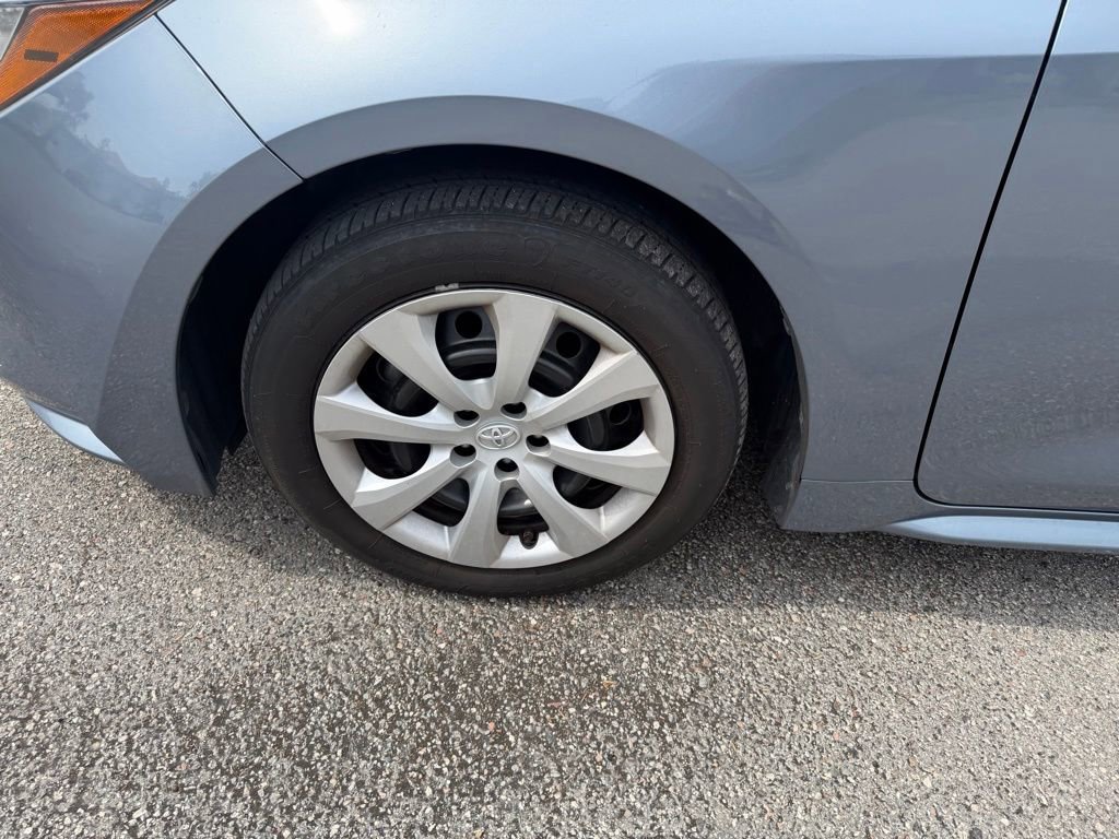 Used 2022 Toyota Corolla LE FWD image 9