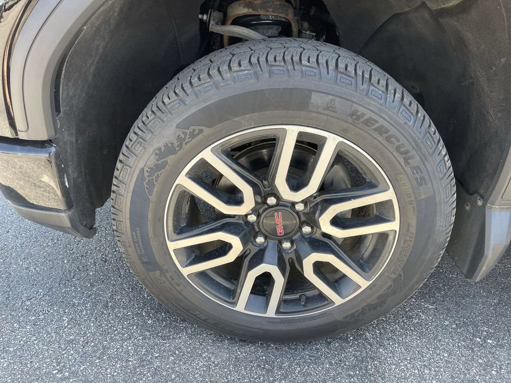 Used 2023 GMC Sierra 1500 AT4 w/ AT4 Preferred Package AWD/4WD image 2