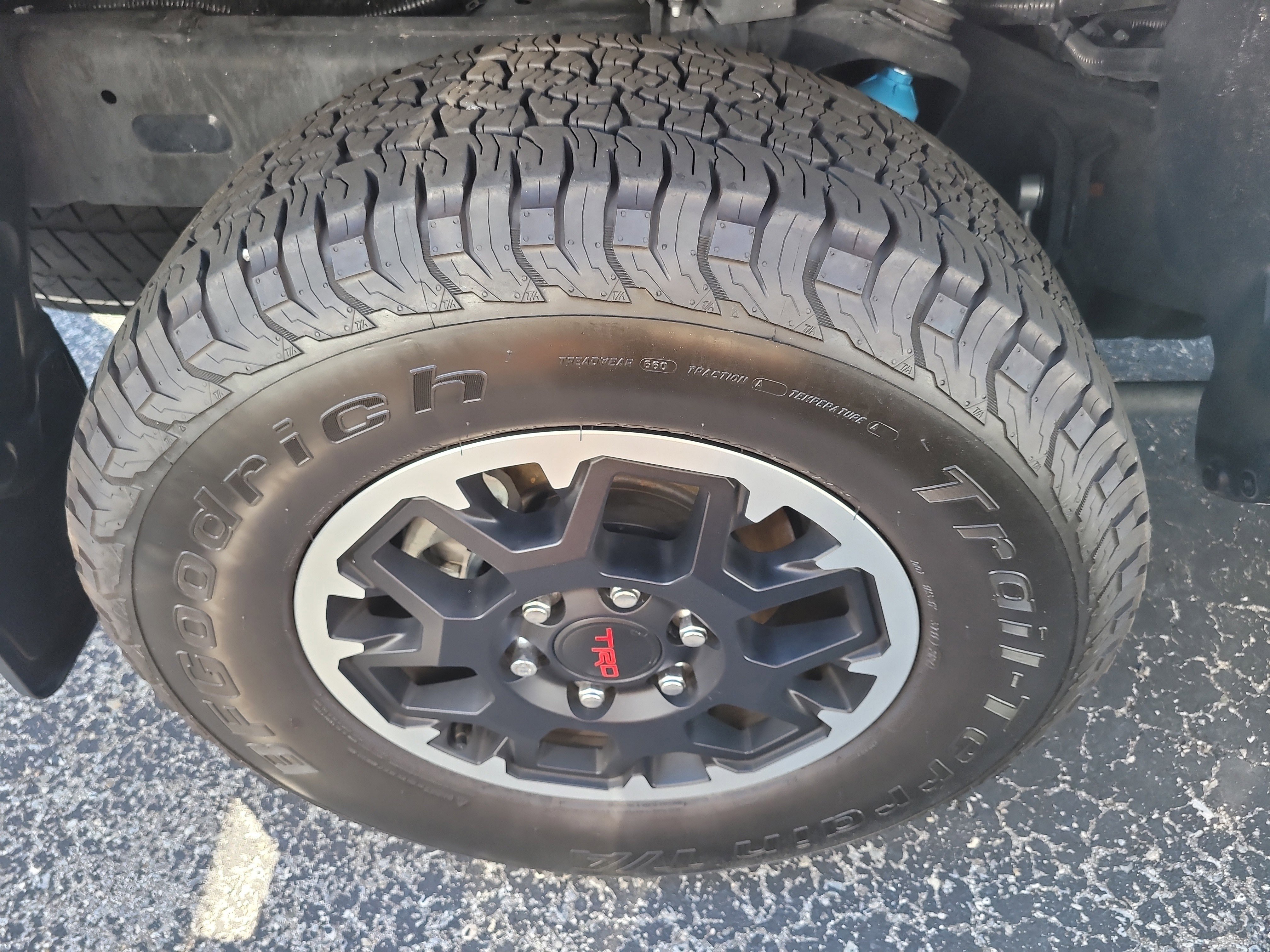 Used 2024 Toyota Tacoma TRD Off-Road AWD/4WD image 8