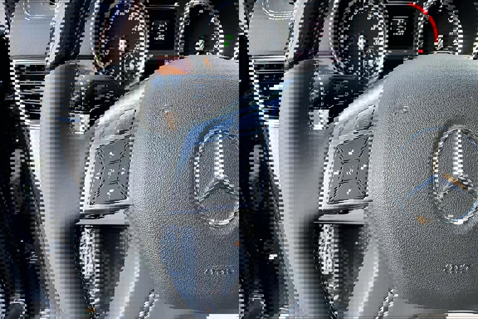 Used 2014 Mercedes-Benz GL 350 BlueTEC 4MATIC image 24