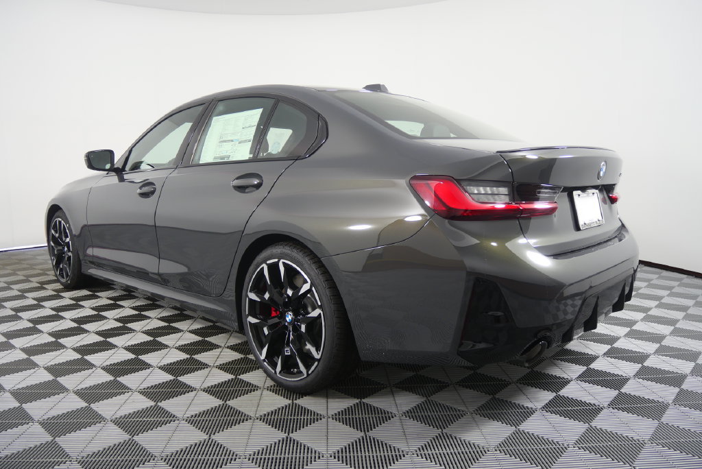 Used 2026 BMW 330i Sedan w/ M Sport Package RWD image 3
