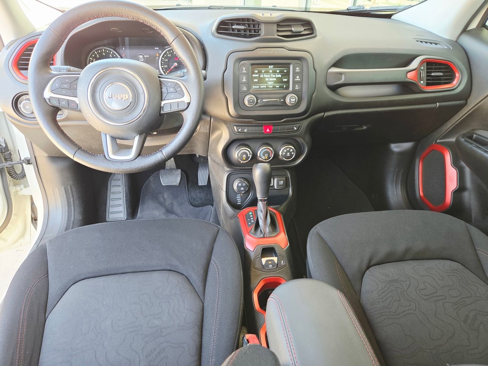 Used 2015 Jeep Renegade Trailhawk w/ Cold Weather Group image 8