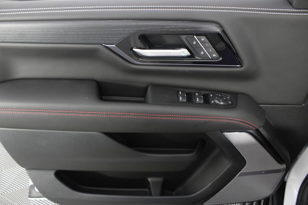 New 2026 GMC Yukon XL AT4 Ultimate AWD/4WD image 18
