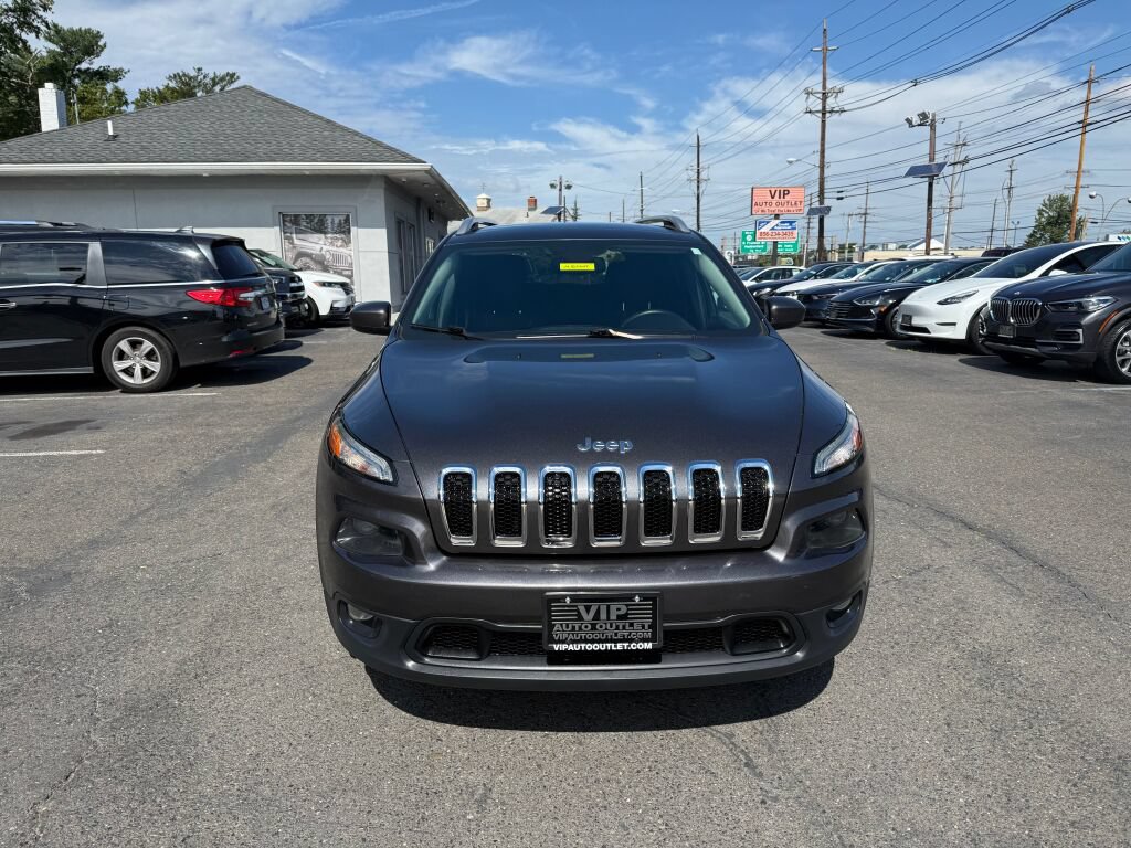 Used 2016 Jeep Cherokee Latitude w/ Comfort/Convenience Group AWD/4WD image 2
