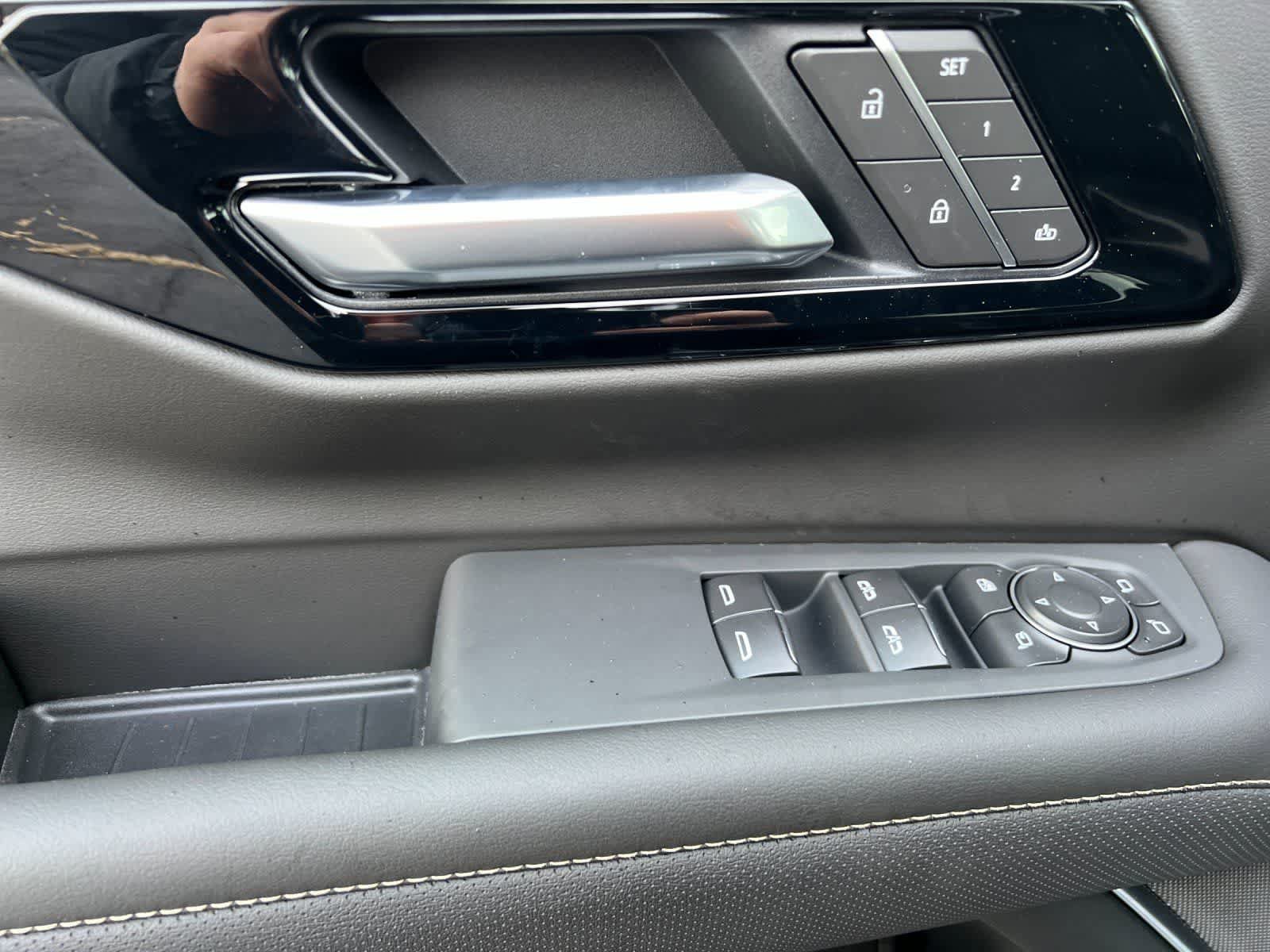 New 2026 Chevrolet Suburban Premier AWD/4WD image 12