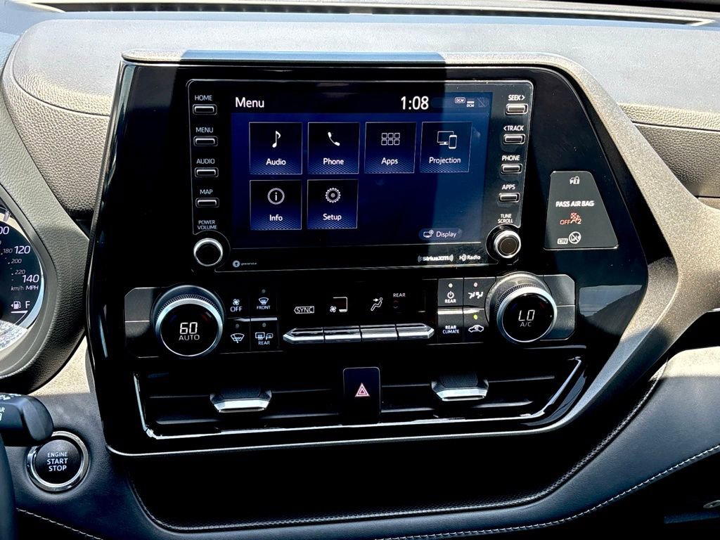 Used 2022 Toyota Highlander LE FWD image 19