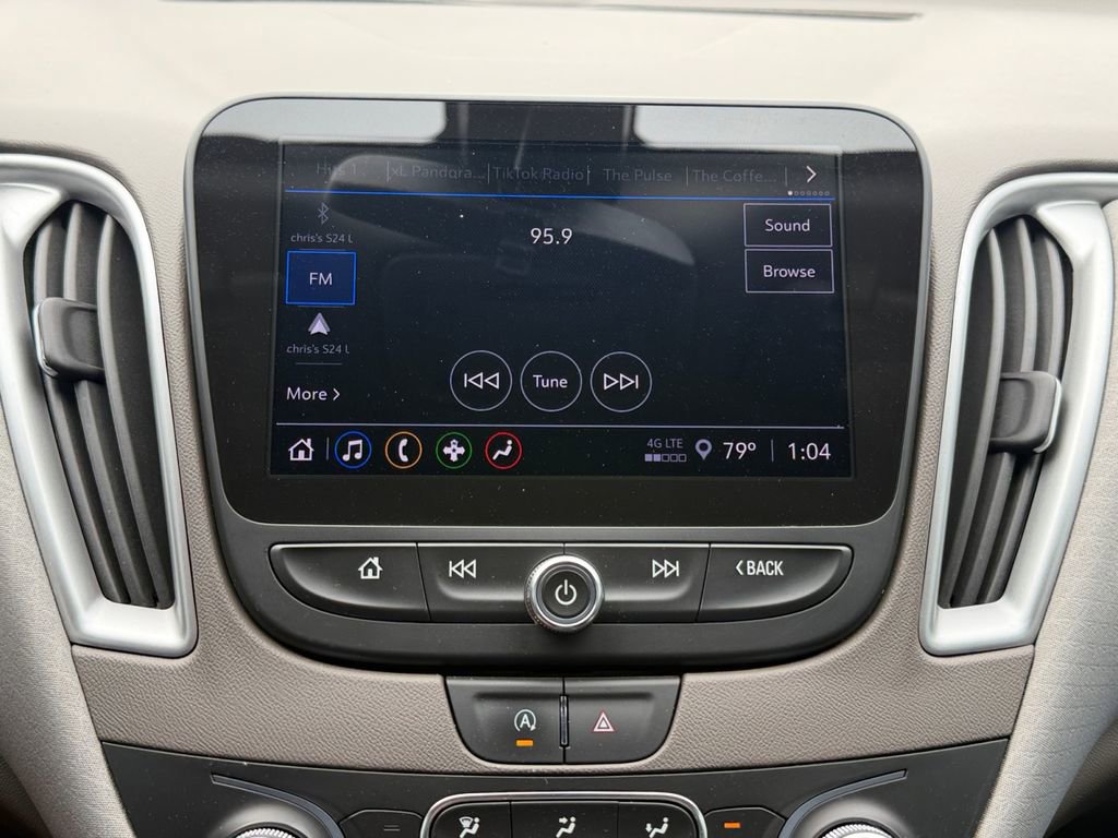 Used 2022 Chevrolet Malibu LT image 21