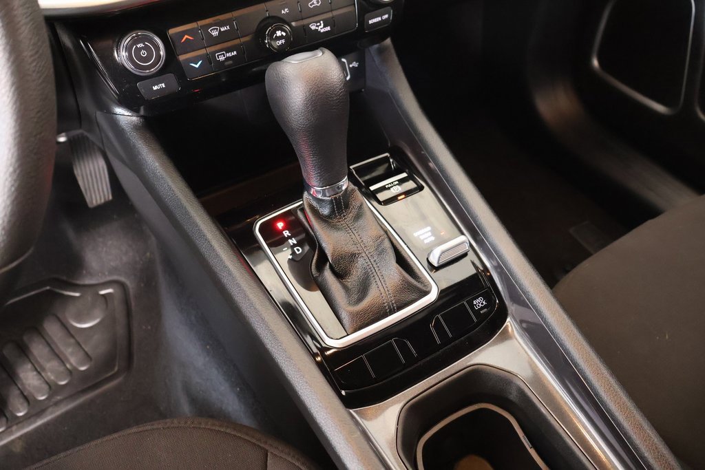 Used 2025 Jeep Compass Sport image 7