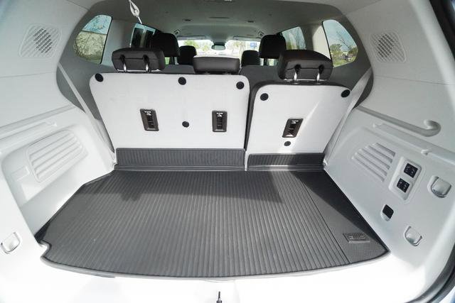 Used 2025 GMC Acadia Denali w/ LPO, Floor Liner Package image 34