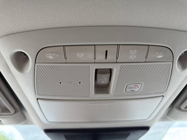 Used 2024 Nissan Armada SL w/ Captain's Chairs Package AWD/4WD image 32