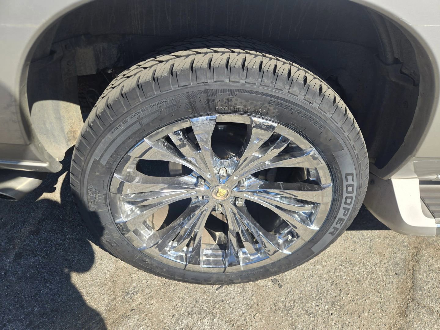 Used 2004 Cadillac Escalade EXT image 29