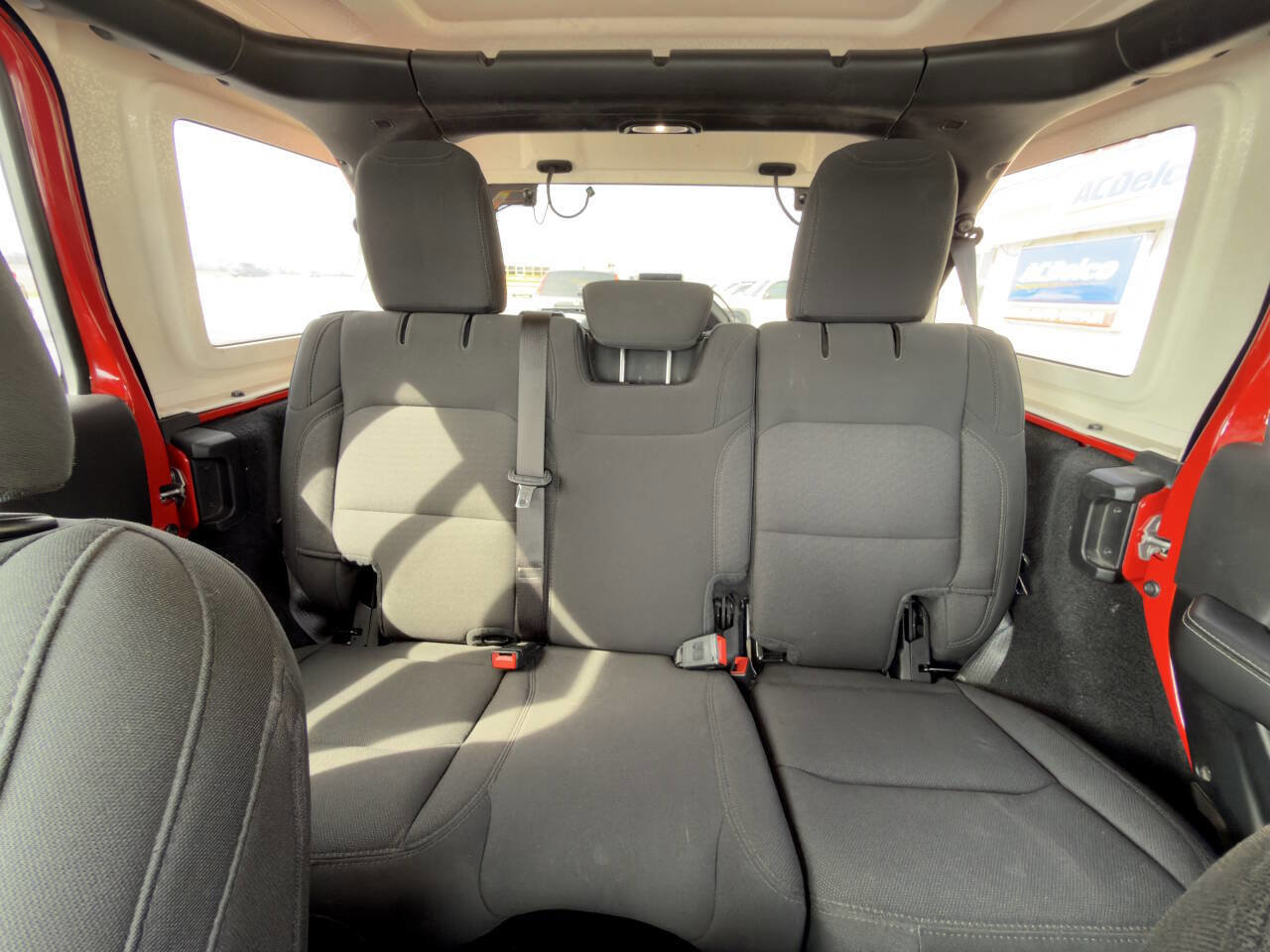 Used 2021 Jeep Wrangler Unlimited Sahara AWD/4WD image 13