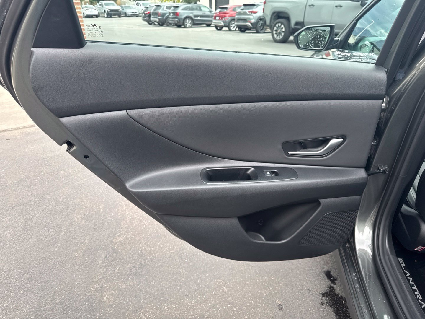 Used 2025 Hyundai Elantra Limited FWD image 15