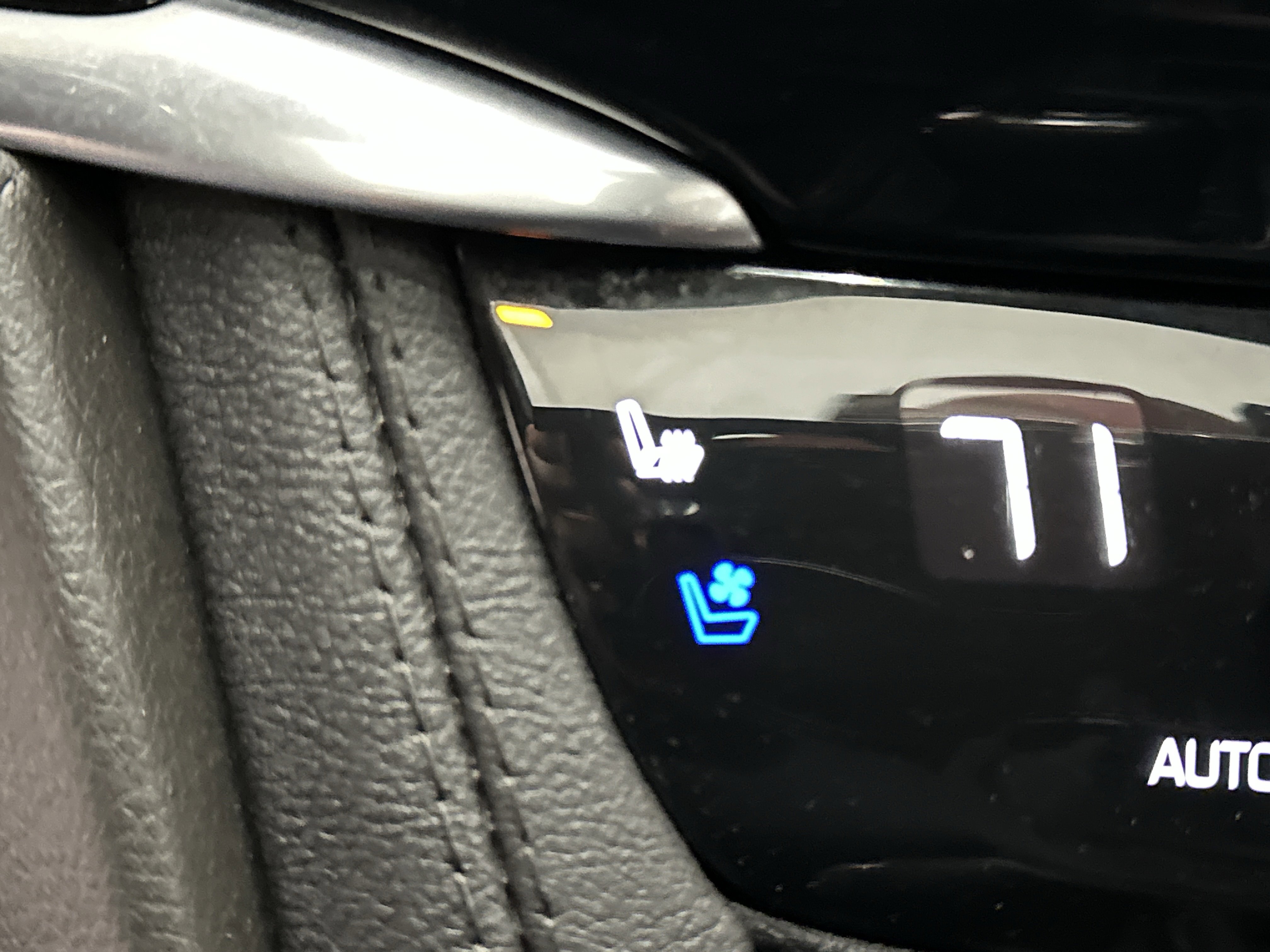 Used 2024 Cadillac XT6 Premium Luxury w/ Technology Package image 39