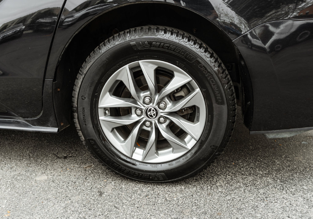 Used 2022 Toyota Sienna LE w/ LE Plus Package AWD/4WD image 29