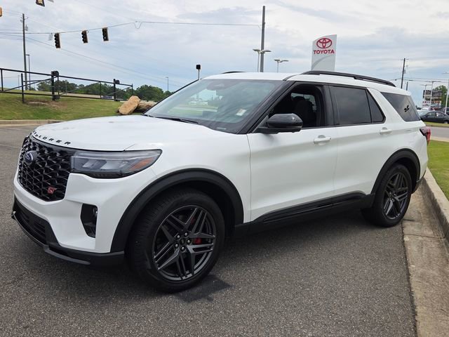 Used 2025 Ford Explorer ST w/ Sun And Sound Package RWD image 3