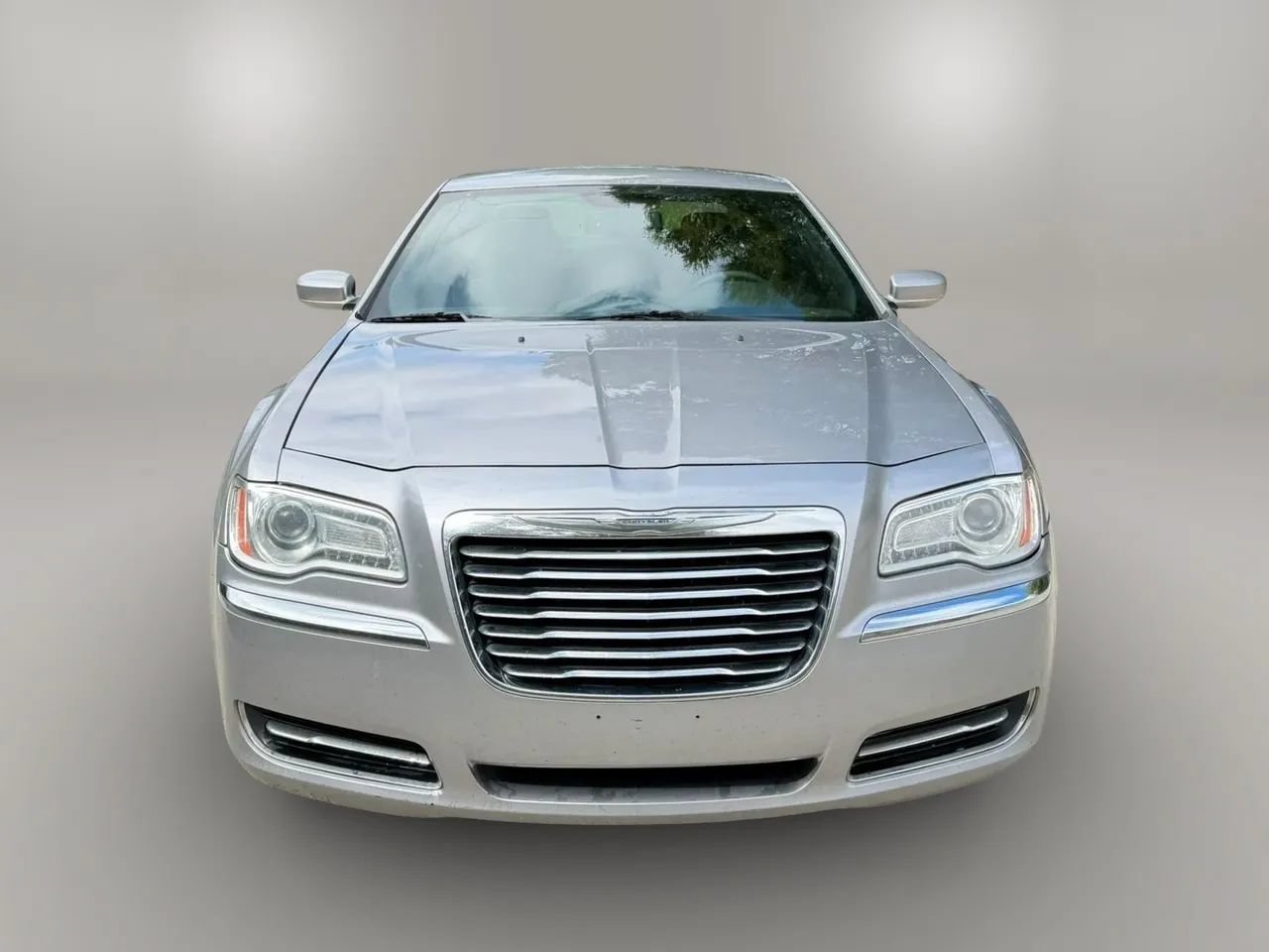 Used 2014 Chrysler 300 RWD image 3
