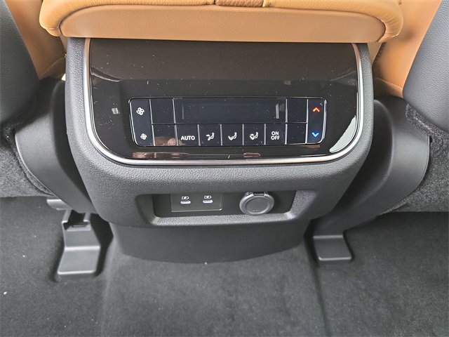 New 2026 Nissan Armada SL w/ Captain's Chari Seat Package image 15