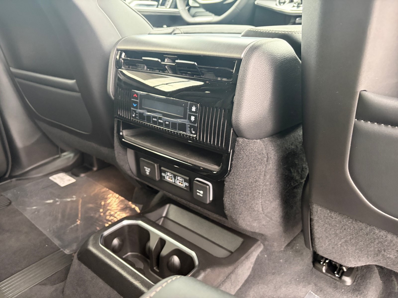 New 2026 Jeep Grand Wagoneer Limited AWD/4WD image 33