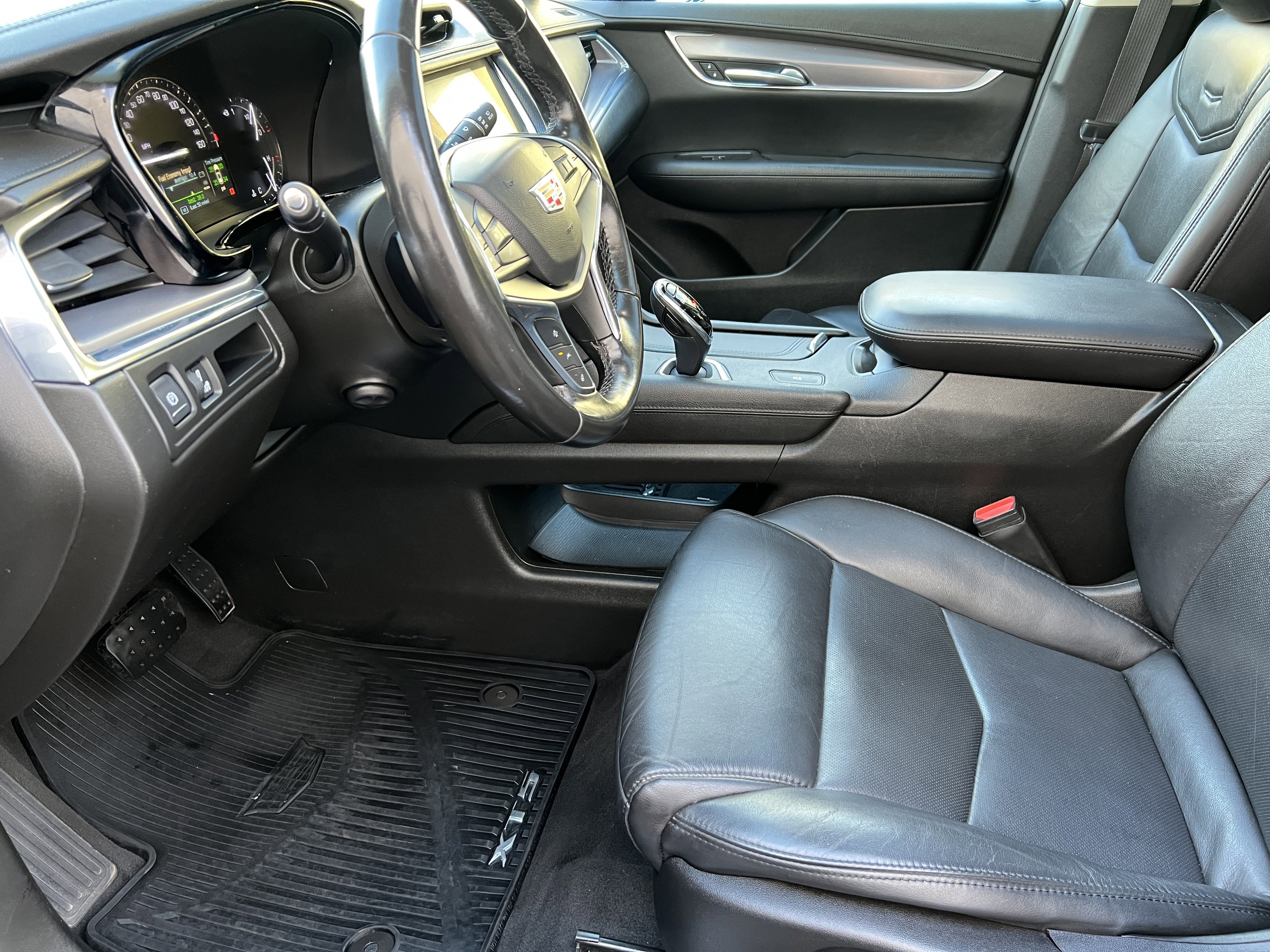 Used 2018 Cadillac XT5 Luxury w/ Driver Awareness Package FWD image 14