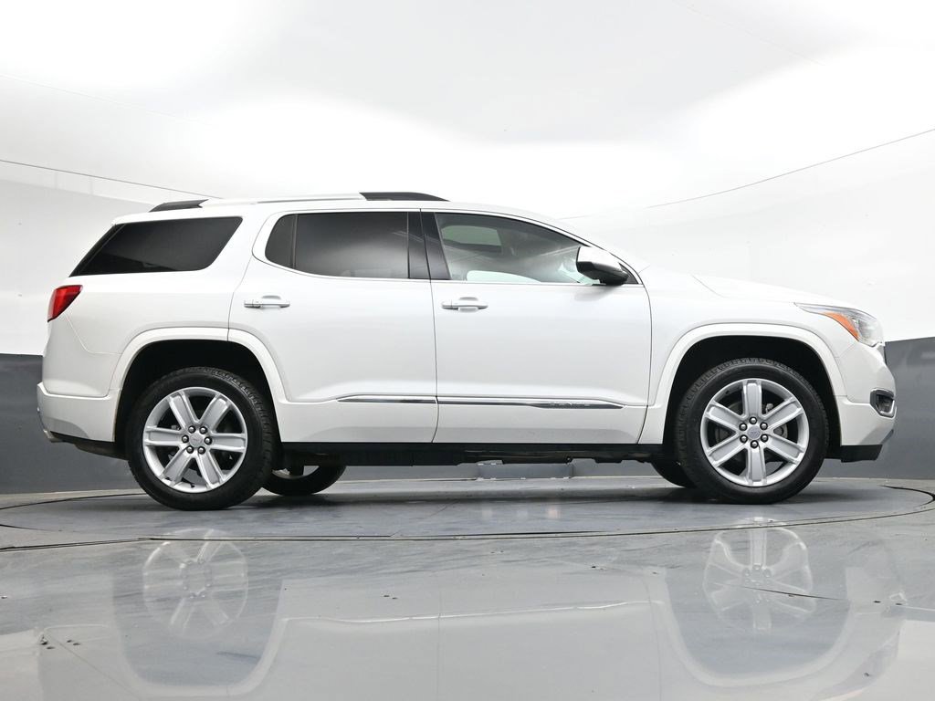 Used 2019 GMC Acadia Denali w/ Technology Package FWD image 28