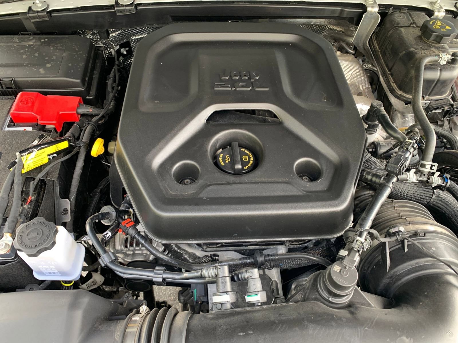 Used 2025 Jeep Wrangler Sahara image 31