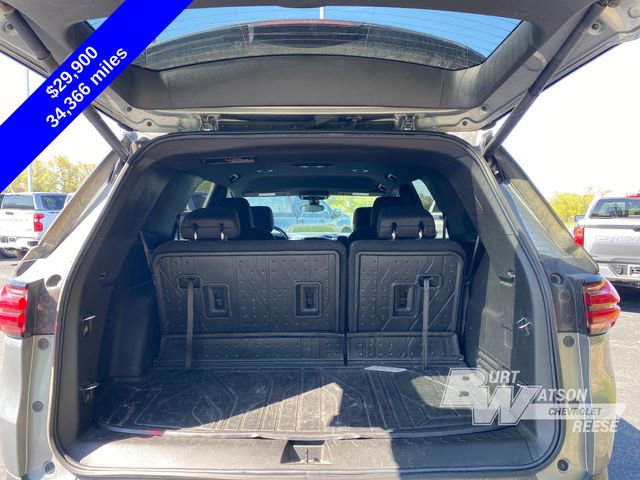 Used 2023 Chevrolet Traverse LT FWD image 17