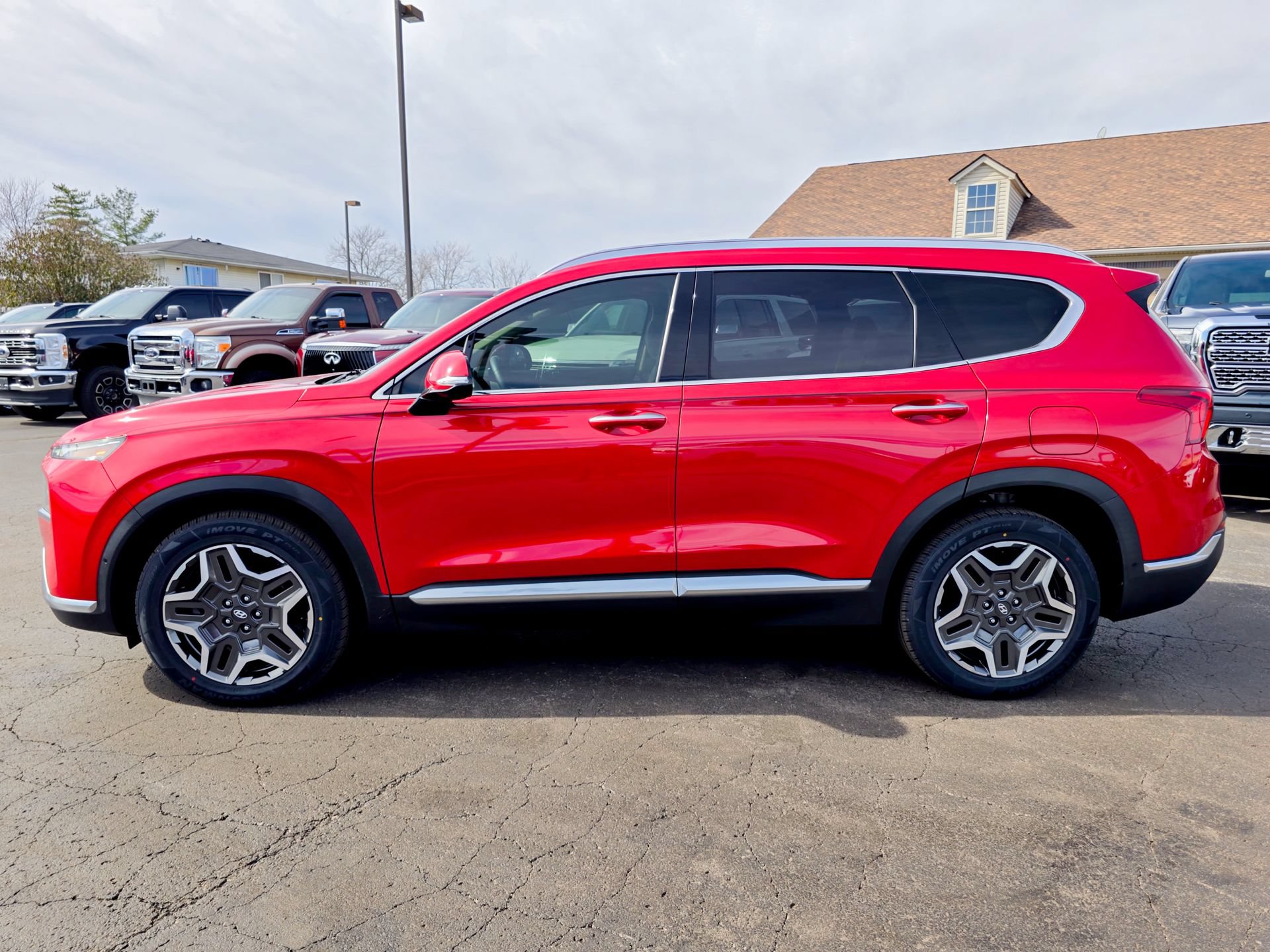 Used 2023 Hyundai Santa Fe Limited w/ Cargo Package FWD image 10