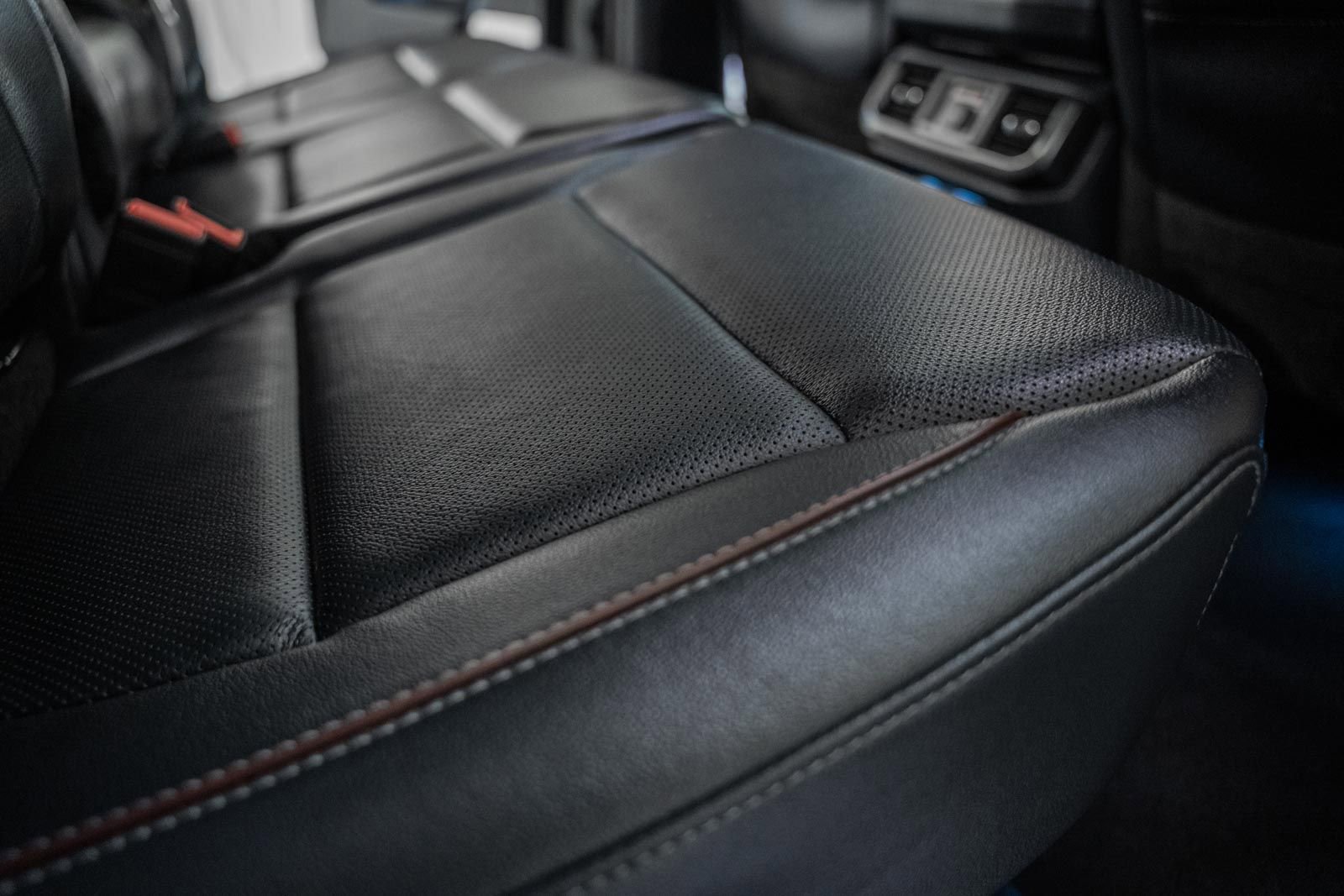 Certified 2023 Ford F150 Lariat w/ Equipment Group 502A High image 38