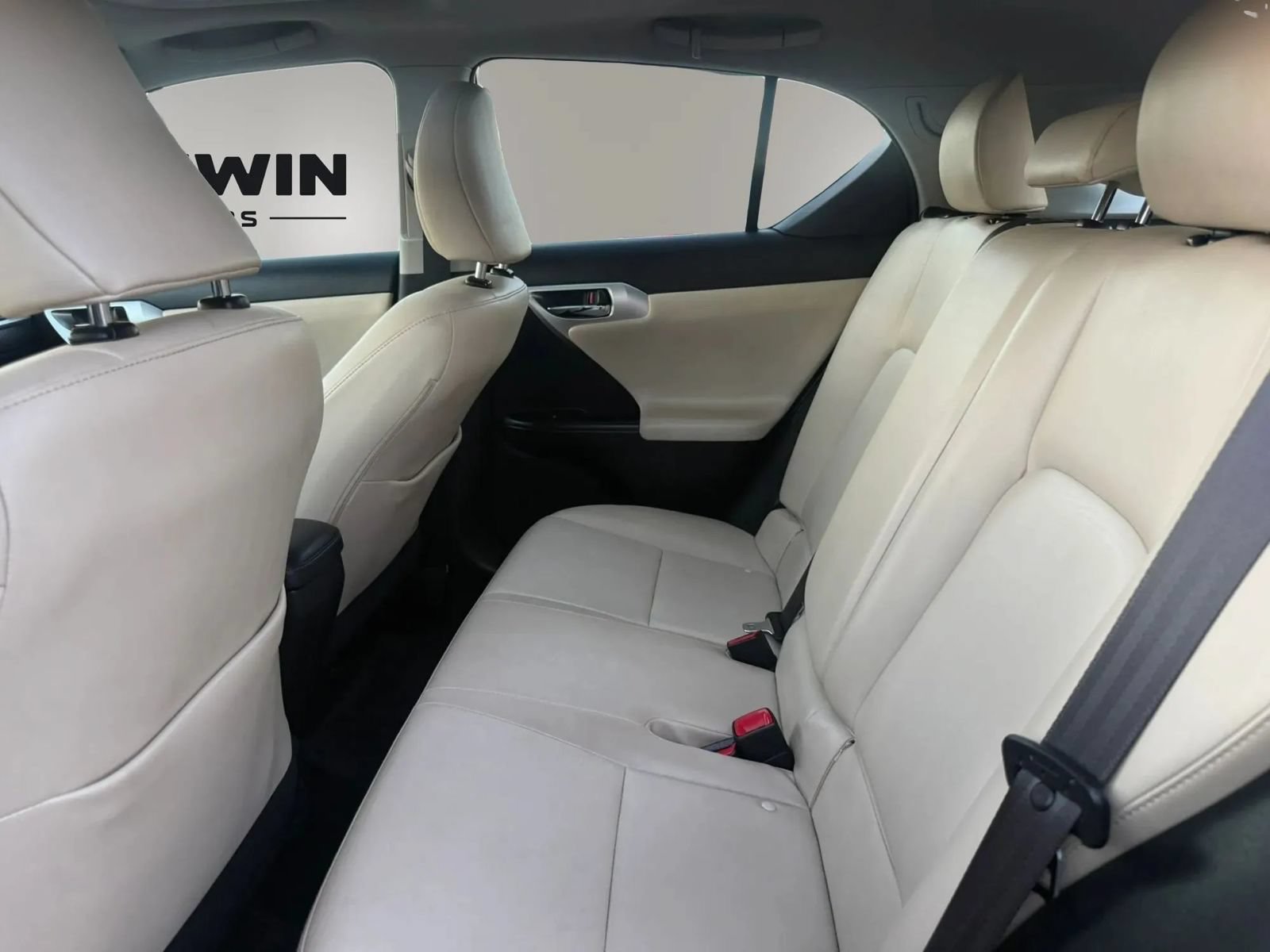 Used 2013 Lexus CT 200h w/ Premium Pkg w/Navigation FWD image 26