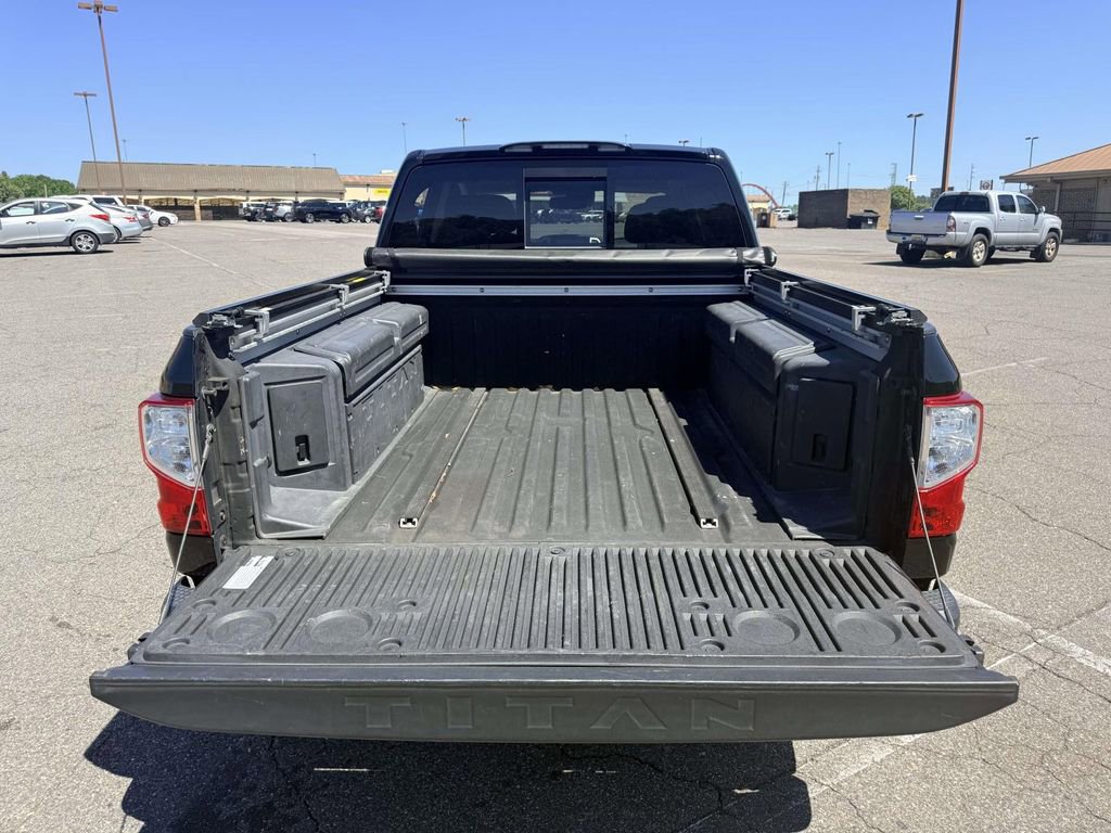Used 2020 Nissan Titan SV w/ SV Convenience Package image 8