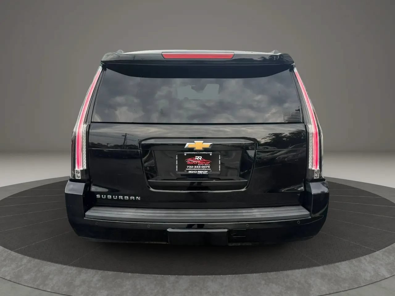 Used 2017 Chevrolet Suburban LT AWD/4WD image 8