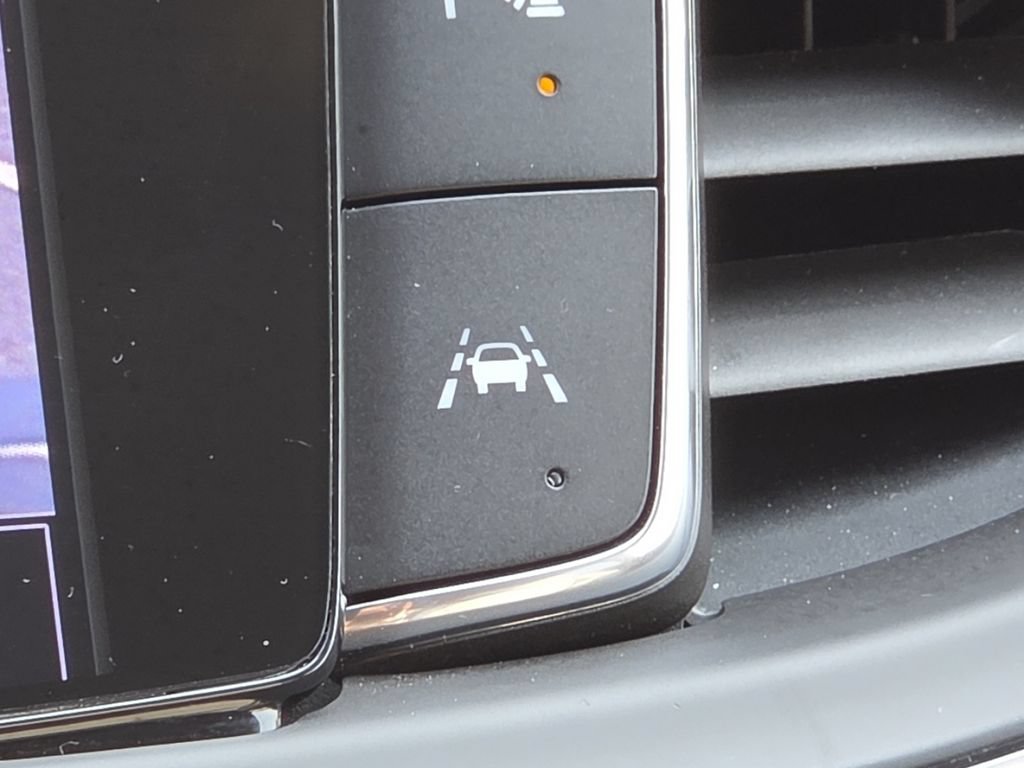 Used 2020 Buick Enclave Premium w/ Trailering Package, 5000 lbs. AWD/4WD image 13