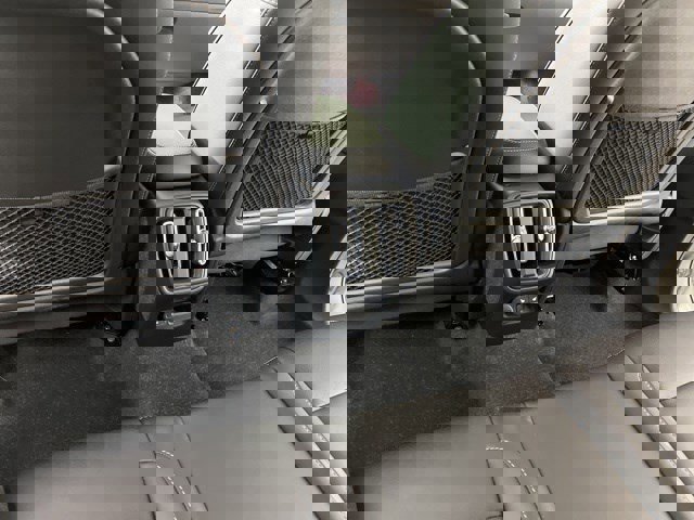 Used 2023 Volvo XC40 B5 Plus w/ Driver Assist Package AWD/4WD image 39