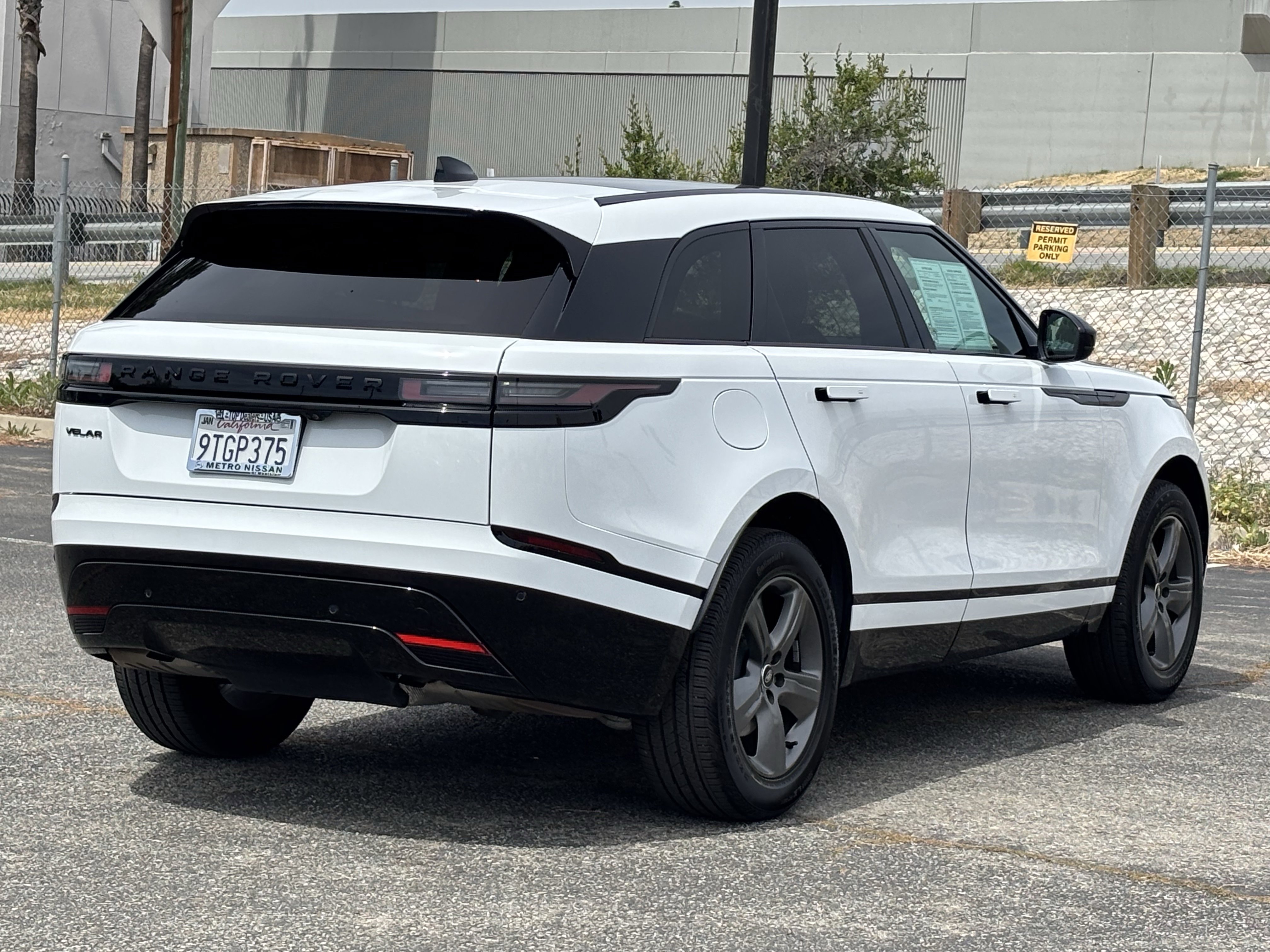 Used 2025 Land Rover Range Rover Velar Dynamic SE image 3