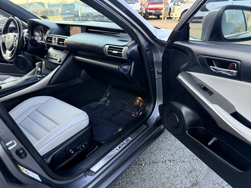 Used 2016 Lexus IS 200t w/ F Sport Package RWD image 11